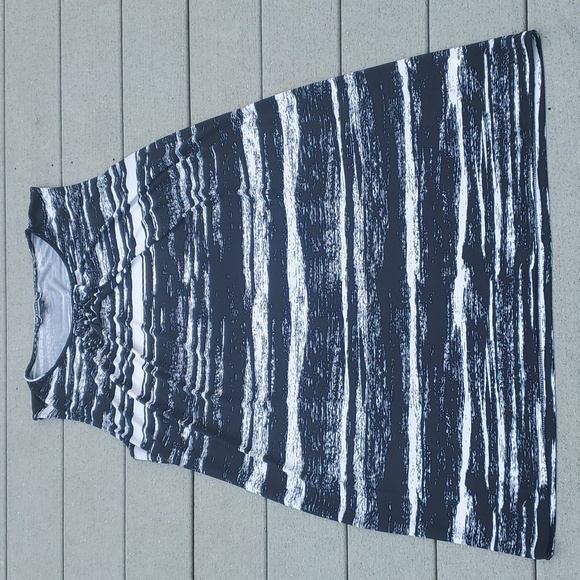 Basque Dresses & Skirts - Basque Striped Sleeveless Stretch Material Dress